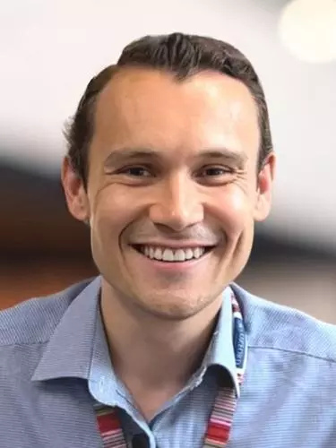 simon profile pic