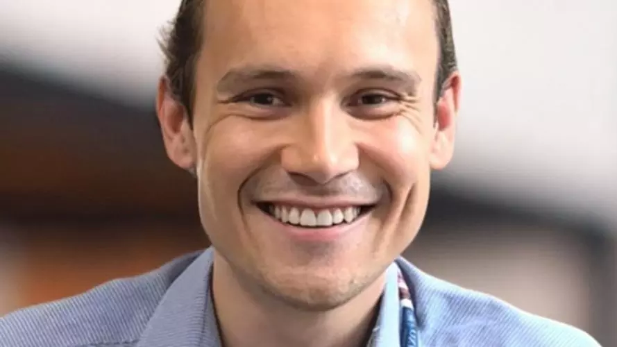 simon profile pic