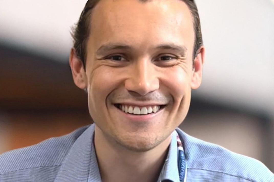 simon profile pic